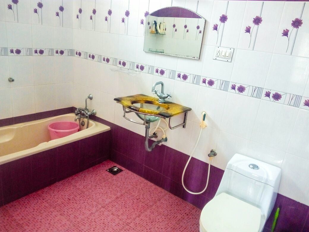 Raj Krishna Homestay - Tap to explore photos