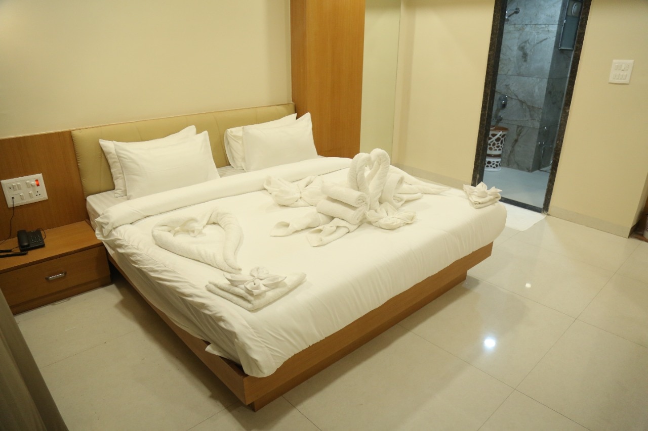 Hotel Mann Holiday Resorts - Tap to explore photos