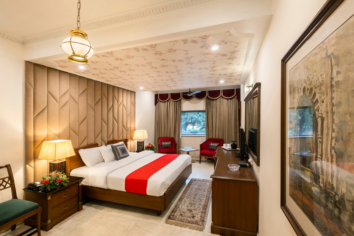 HOTEL KWALITY REGENCY - Tap to explore photos