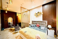 Best Couple Suite With balcony, Greater Noida