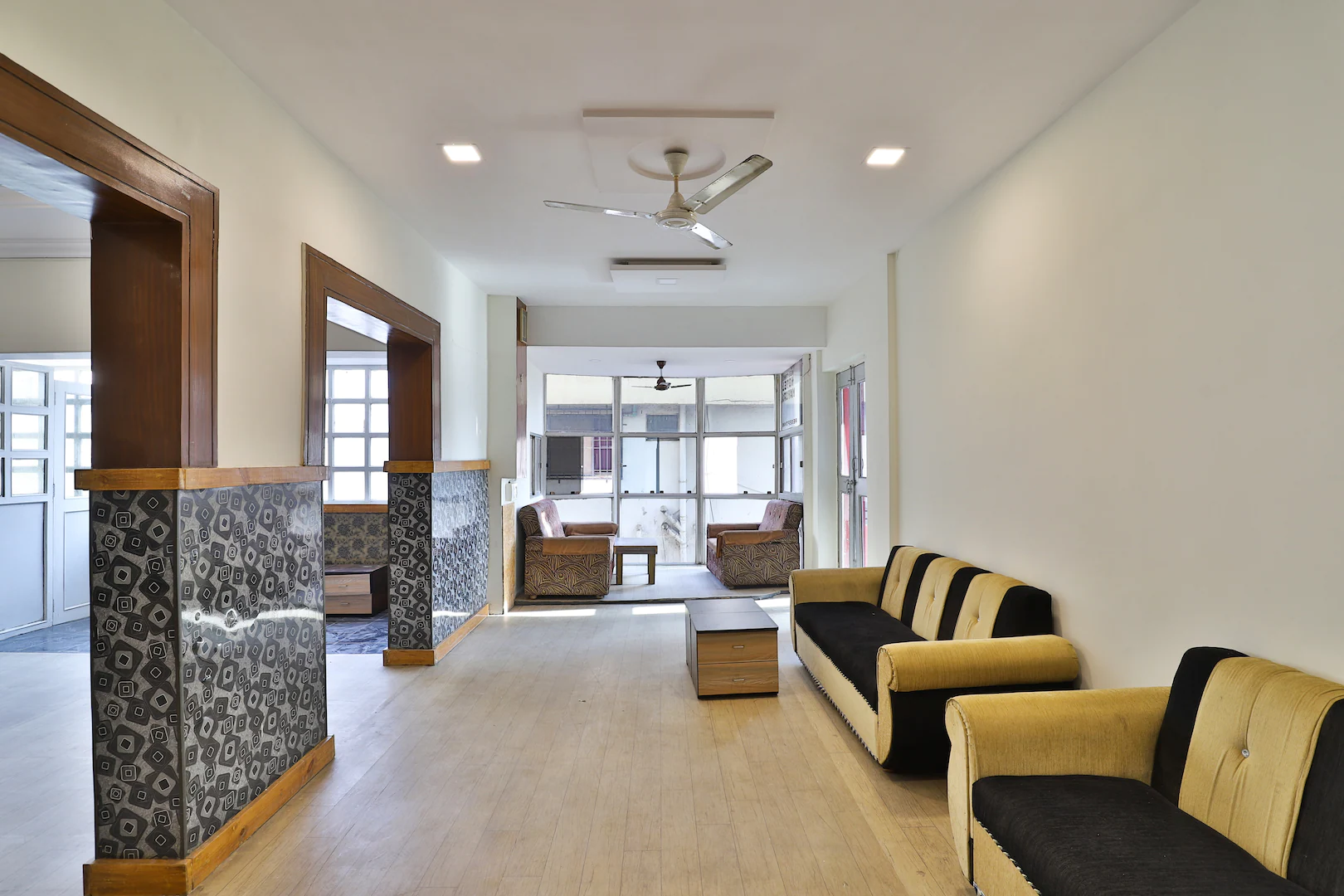Hotel Mayura, Bharuch