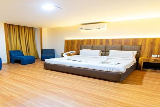 FabHotel Brigade Suites - Brigade Ro
