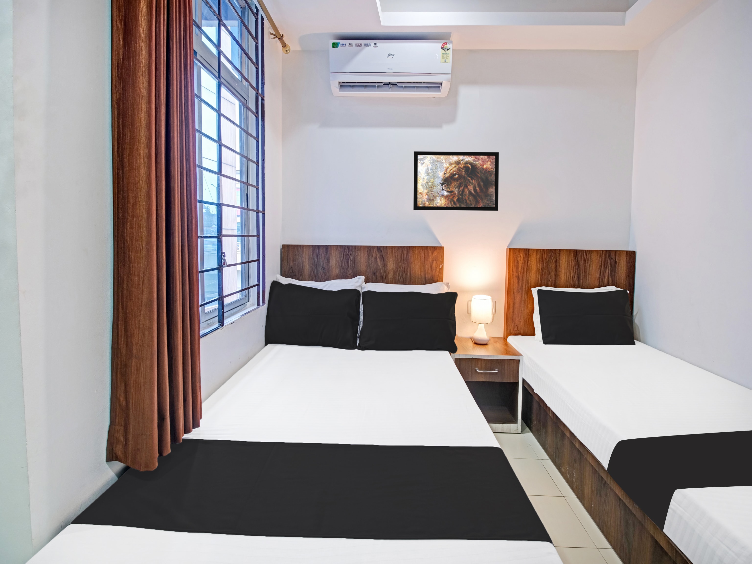 Super Hotel O Gangotri - Tap to explore photos