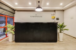 Super Townhouse 359 Begumpet Near Hyderabad Central, Hyderabad