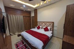 Hotel Seasons Grand, Varanasi