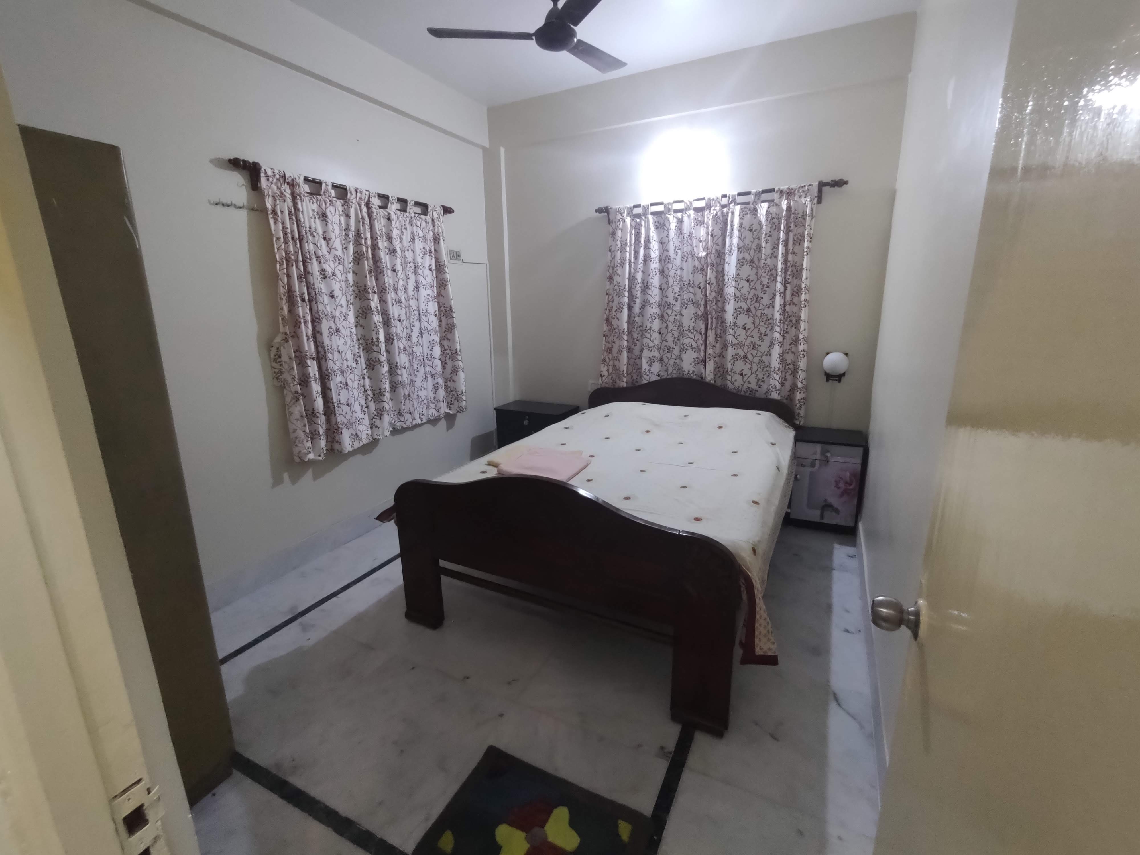 Entire 2bhk apartment with all amenities in New Alipore - Tap to explore photos