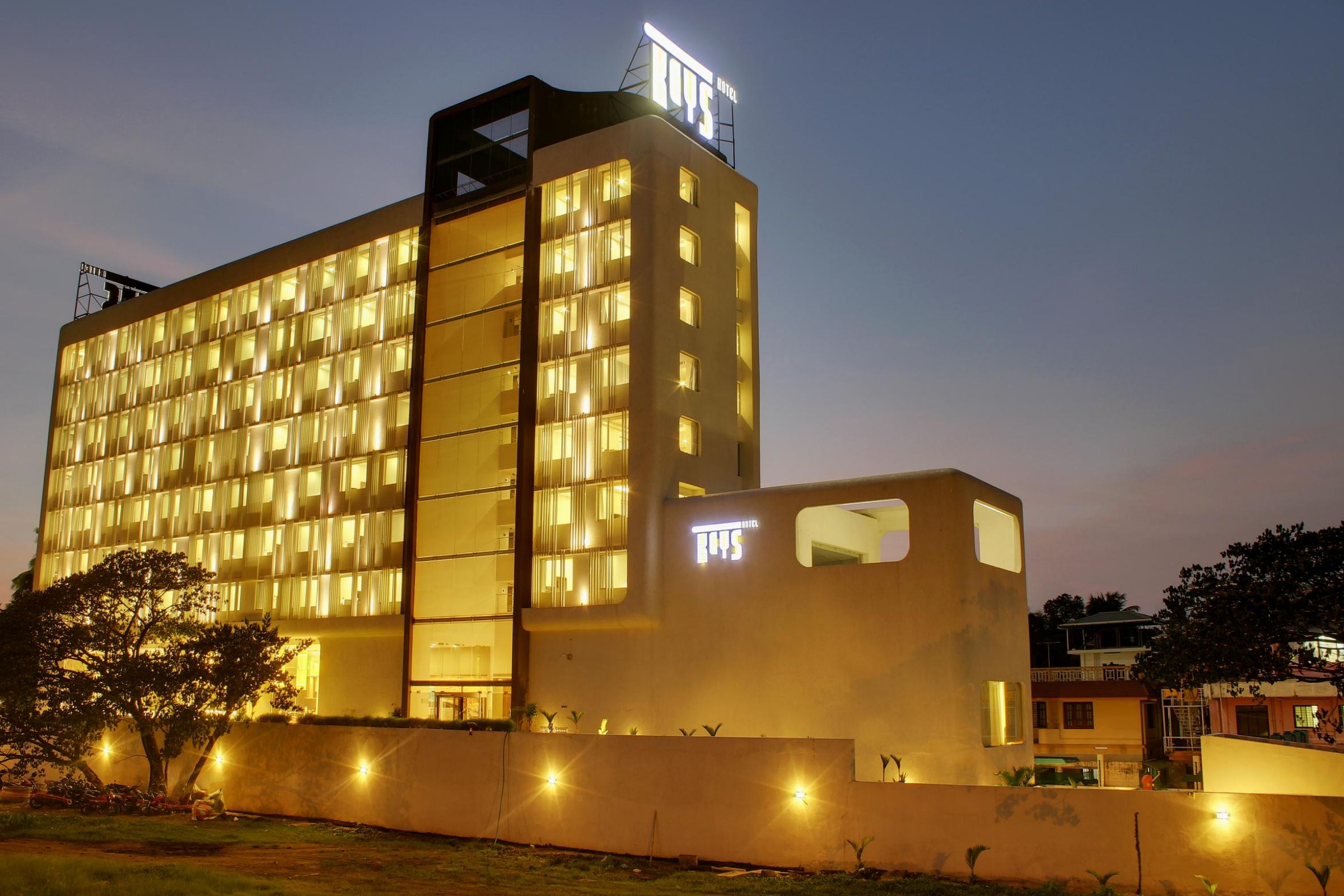 Keys Select Hotel KochiMMT Holidays Special Cochin Hotel Price