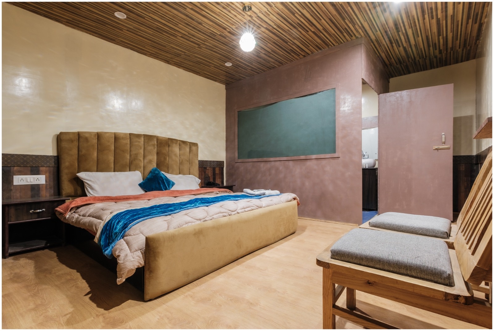 Grand Cozy Cottage | Near Pangong Lake - Tap to explore photos