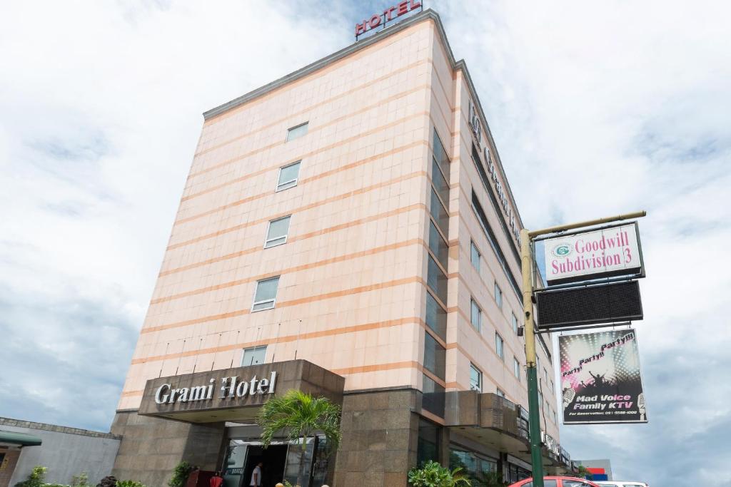 OYO 224 Dg Grami Hotel - Tap to explore photos
