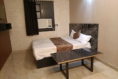 Hotel O R J Hotel, Prayagraj