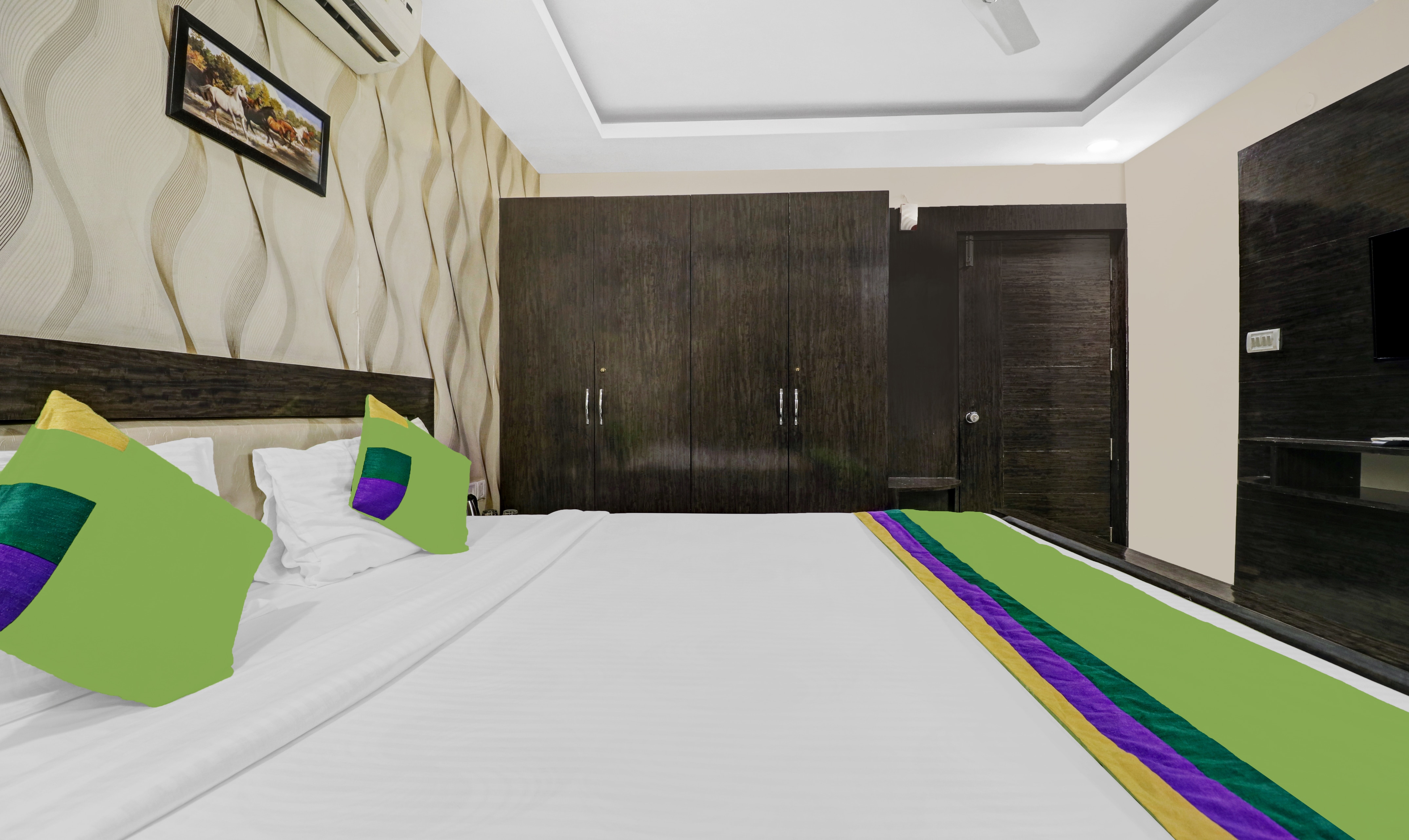 Treebo Elite Premium Homes - Tap to explore photos