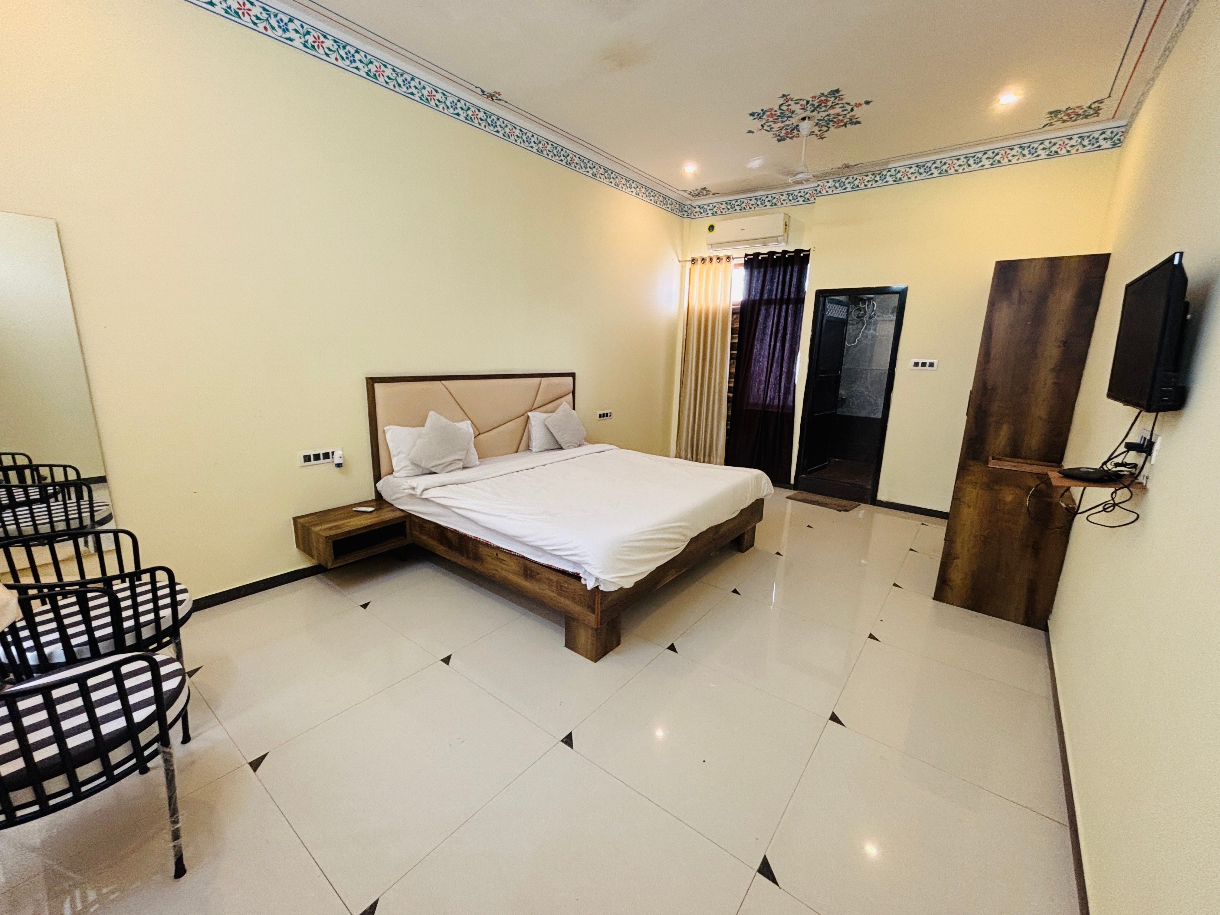Shiv Ashray Resort, Nathdwara - Tap to explore photos