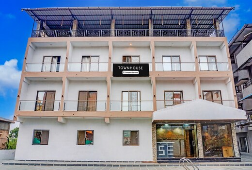 Townhouse Lonavala Formerly Mountain Meadows Resort