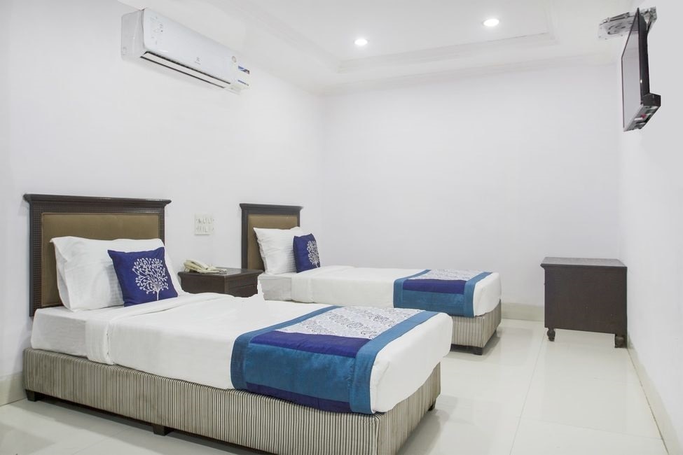 Hotel Srinivasa Residency - Tap to explore photos