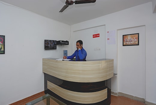 Super OYO 17276 The Maple Tree Hotels