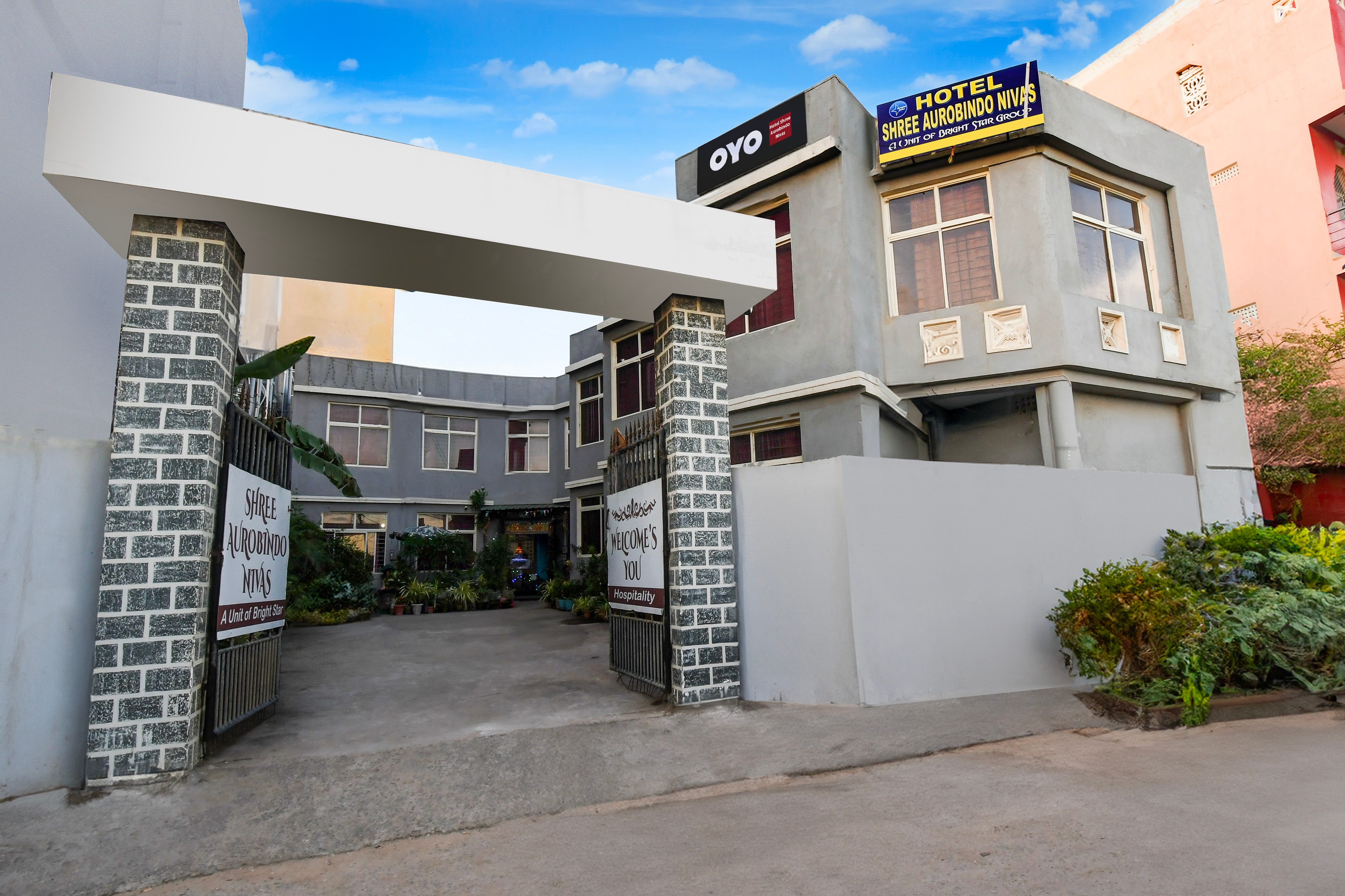 Hotel O The Brightstar - Tap to explore photos