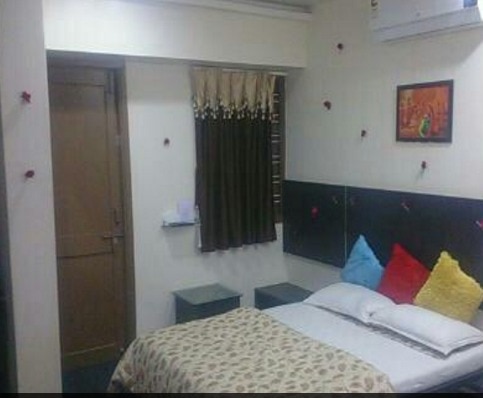 Hotel vandana palace - Tap to explore photos