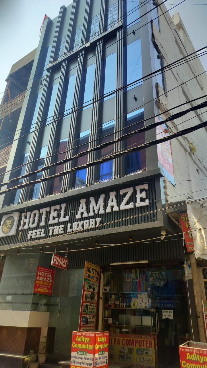 Hotel Amaze - Tap to explore photos