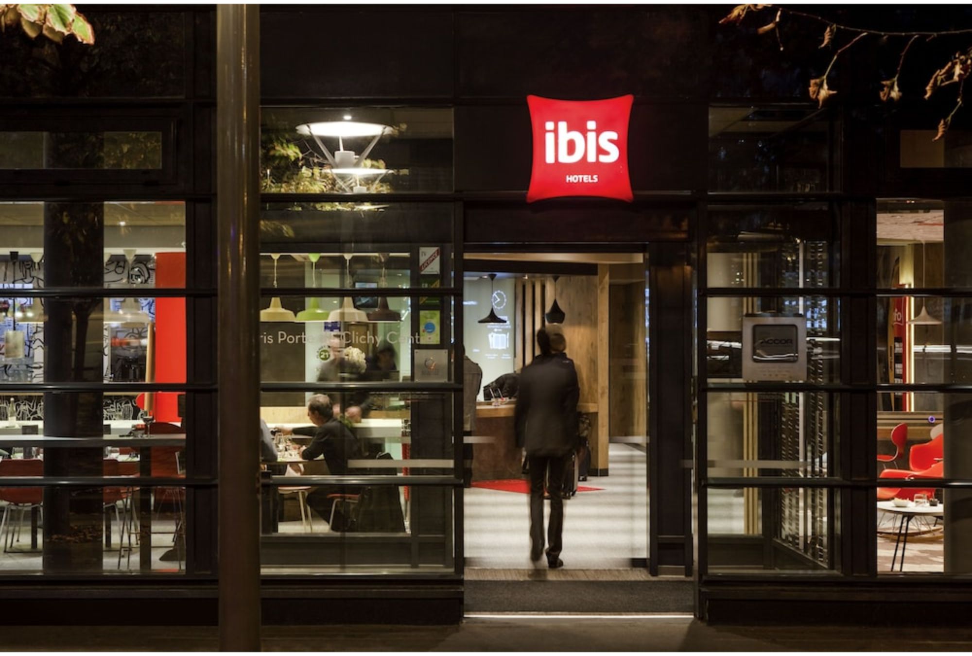 ibis Paris Porte de Clichy Centre - Tap to explore photos