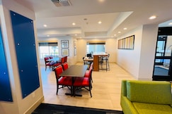 Holiday Inn Express & Suites SALINAS, Monterey