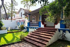 Casa Aloma 1922 - Heritage Portuguese Villa with Private Pool, Assagao, Goa