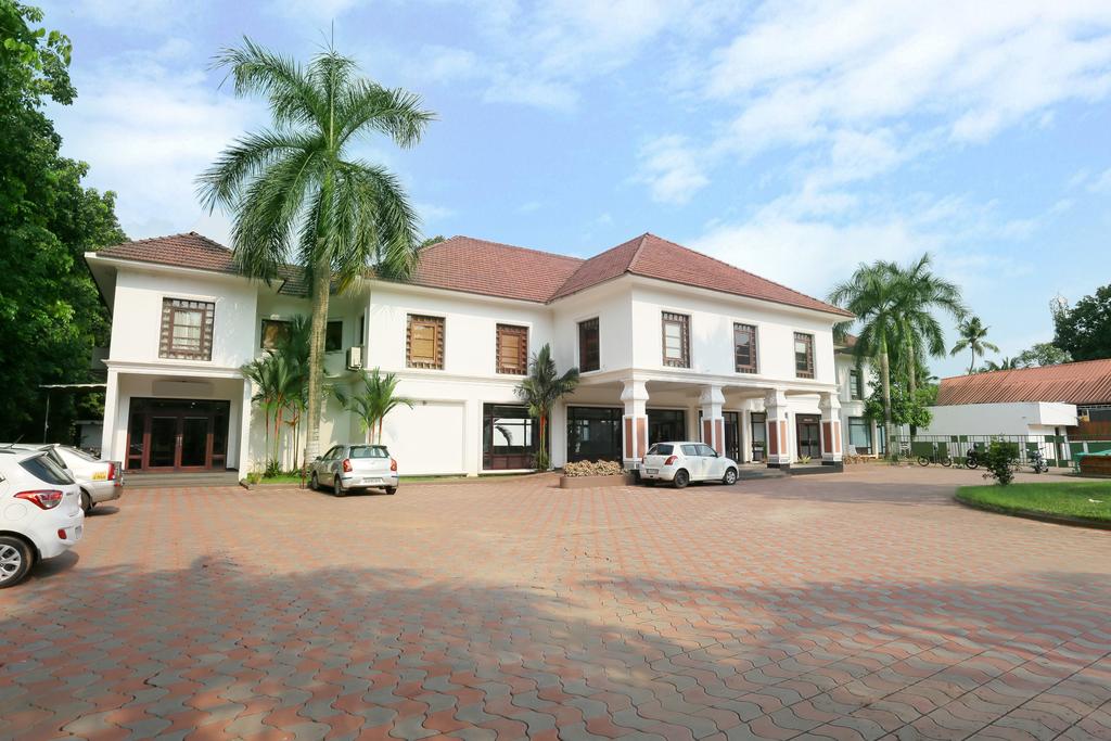  VIJAYA PARK HOTEL - Tap to explore photos