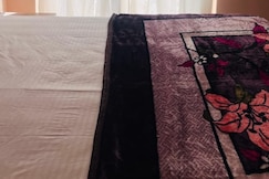 Homestay at Krishna Crest Omaxe Vrindavan, Vrindavan