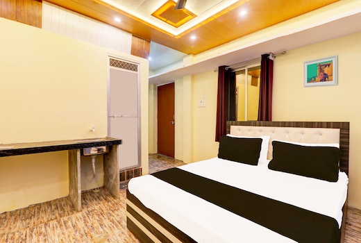 Super Hotel O SINGH GUEST HOUSE & RESTRO
