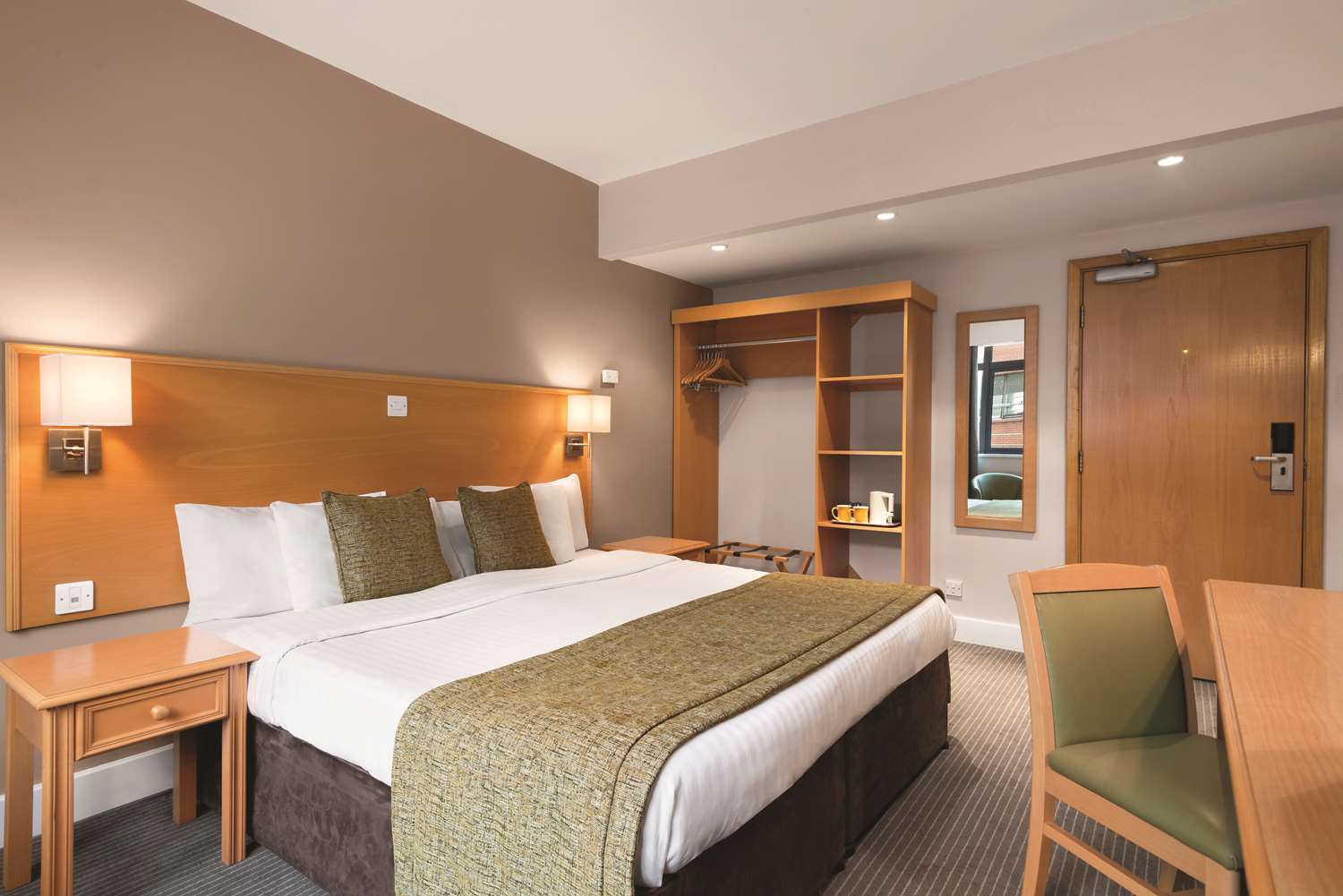 Best Western Plus Nottingham City Centre - Tap to explore photos