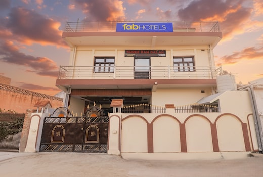 FabExpress Awadh Inn