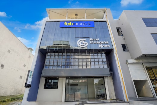 FabHotel Cosmos Green