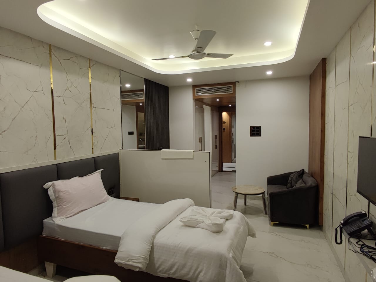 Hotel Samriddhi - Tap to explore photos