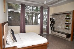 Emerald Retreat Scenic 2BHK Hill Stay, Solan