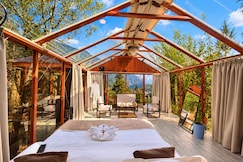Glass Cabins and Cafe by Urban Monk, Manali