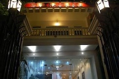 Raj Palace Hotel, Lucknow