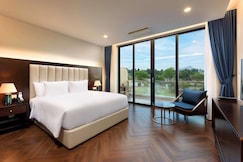 Wyndham Sky Lake Resort and Villas, Hanoi