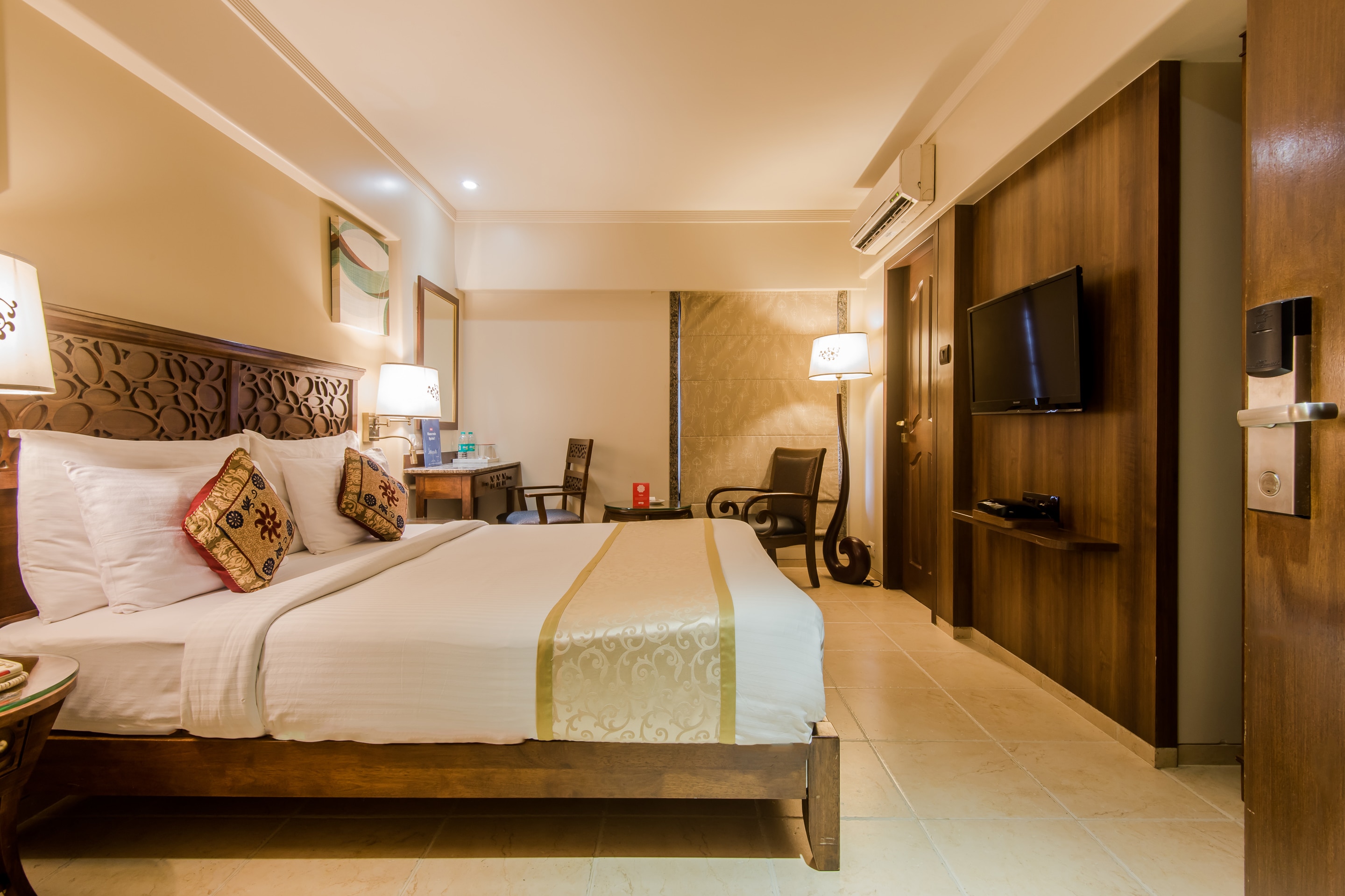 THE MAHARAJA BUSINESS HOTEL - Tap to explore photos