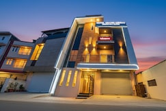 FabHotel Grand Giriraj, Indore