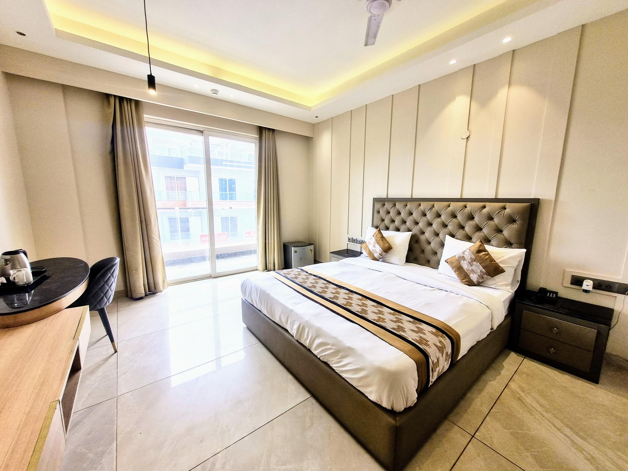 Infinity Stay - Hotel Near Medanta - Tap to explore photos
