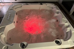 CASA DA FLORESTA - Lux Jacuzzi - Pool - WiFi -  BBQ, Goa