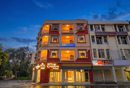 FabHotel Crown DX