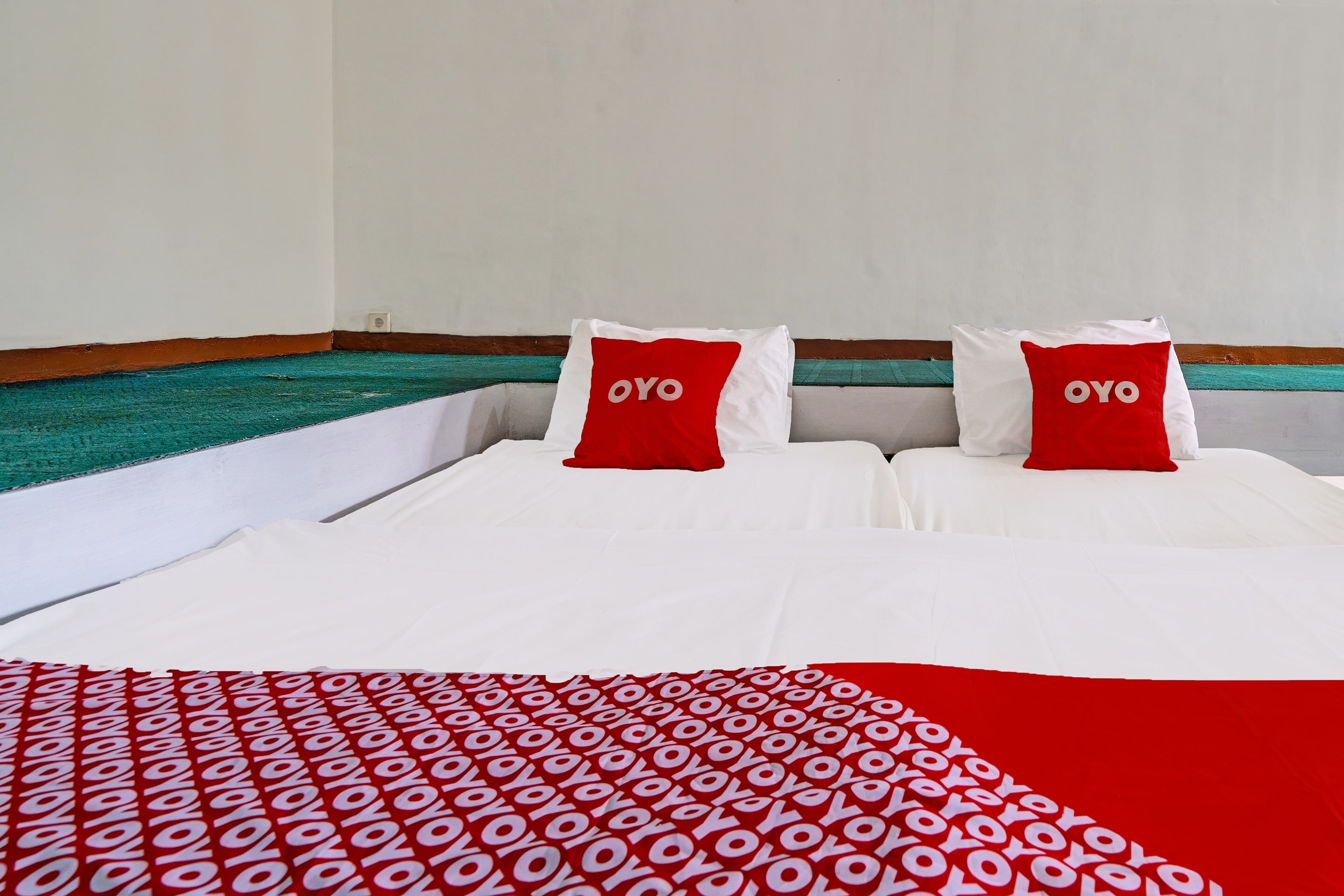 Super OYO Capital O 91810 Hotel Balebat 2 - Tap to explore photos