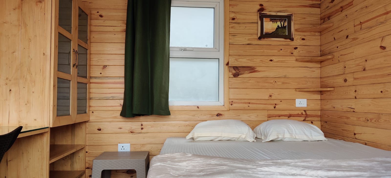 Cabin Retreat - Tap to explore photos