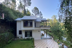 Whispering pines villa, Chail