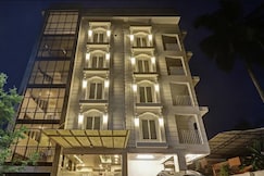 Sreepathi Mayoogha with Roof-top Swimming Pool, Guruvayur