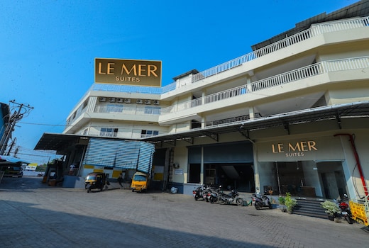 Le Mer Suites, Kakkanad