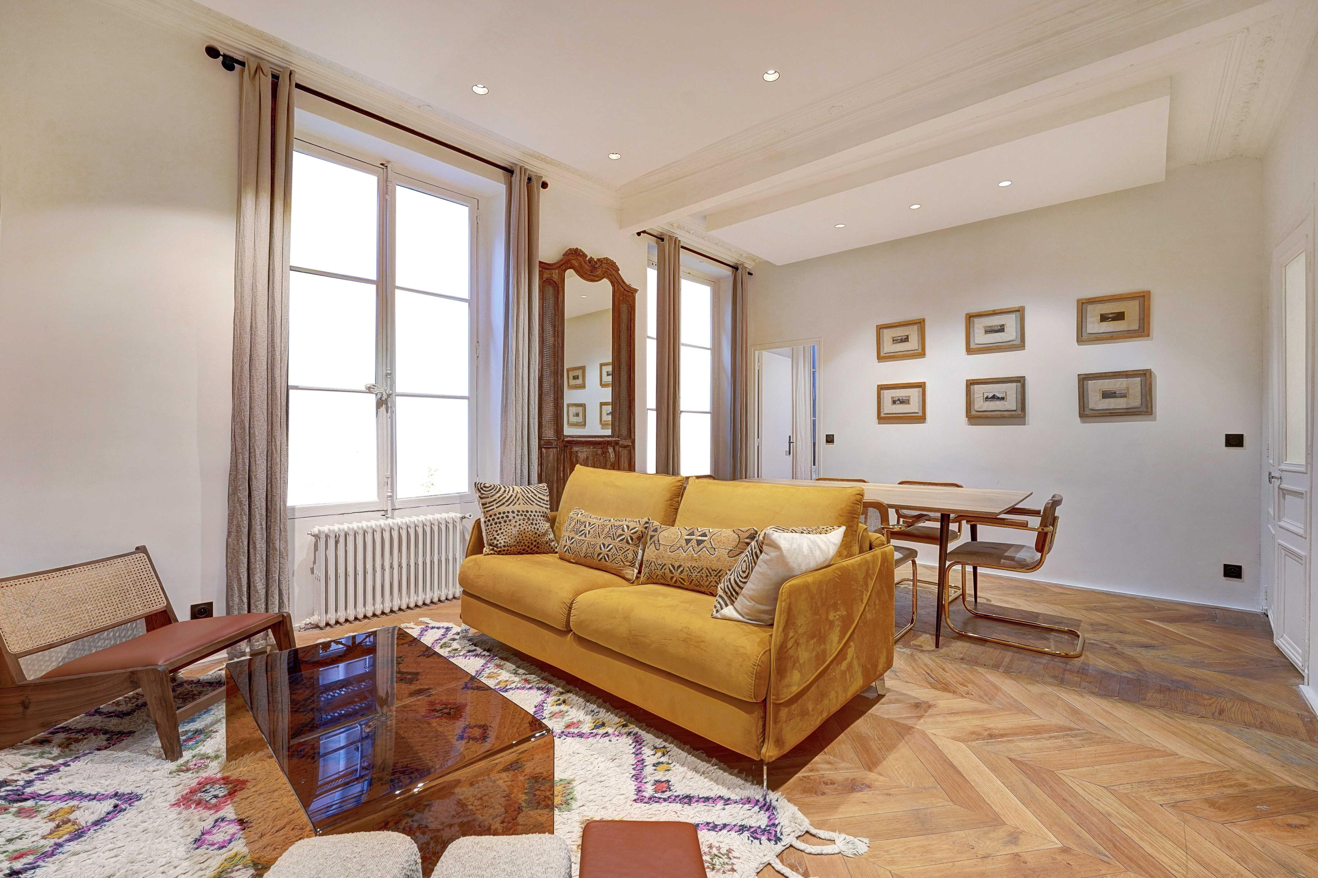 Charm and Elegance for 8P/3BR - Grands Boulevards - Tap to explore photos
