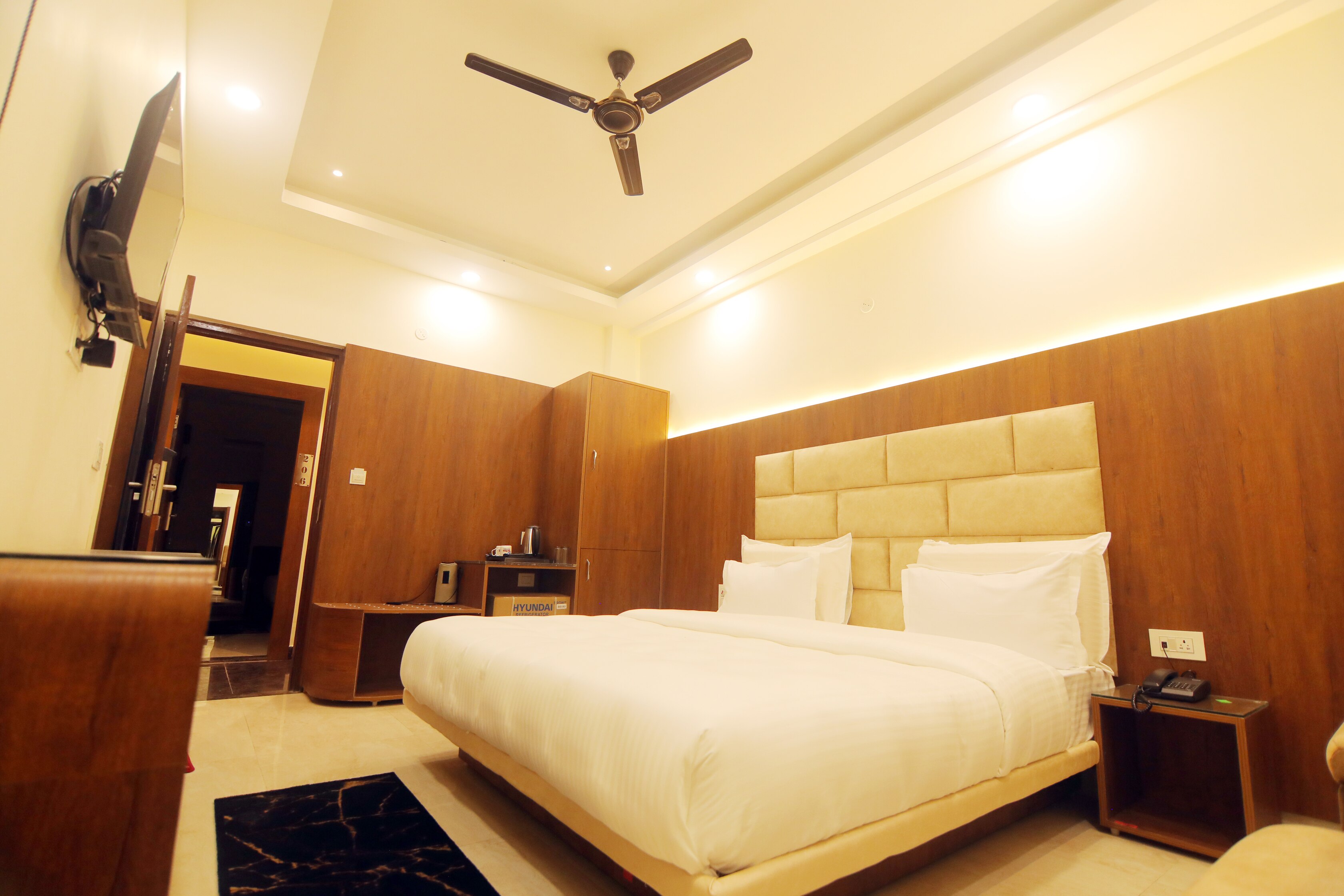 Hotel Teertham Haridwar - Tap to explore photos