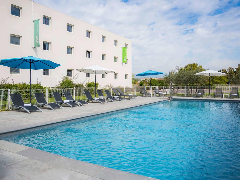 Hotel ibis Styles Pertuis Luberon - Tap to explore photos