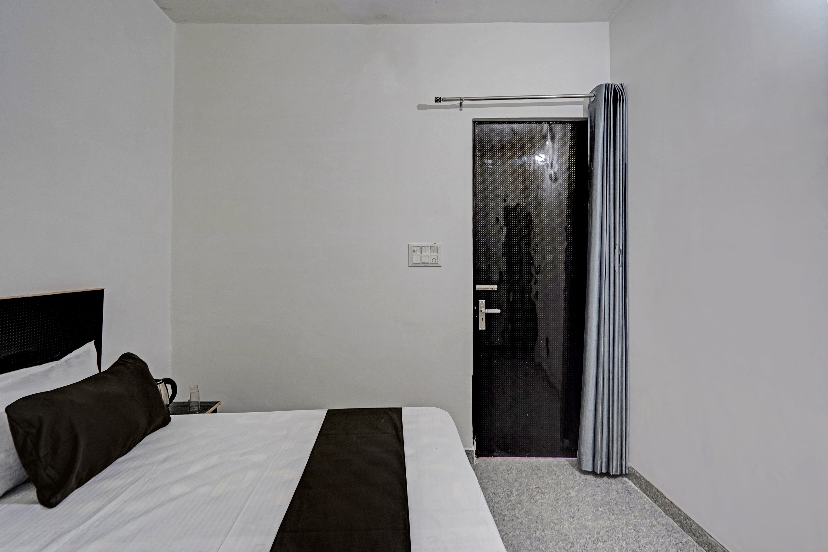 Hotel O kotik stay - Tap to explore photos